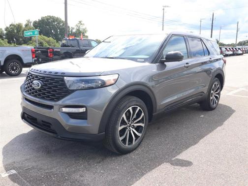 2022 Ford Explorer ST-Line