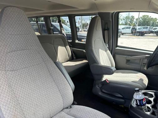 Summit White 2025 Chevrolet Express 3500 RWD 3500 Extended Wheelbase LT