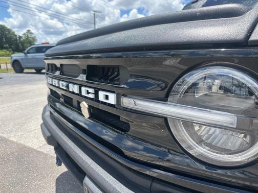 Shadow Black 2022 Ford Bronco Outer Banks