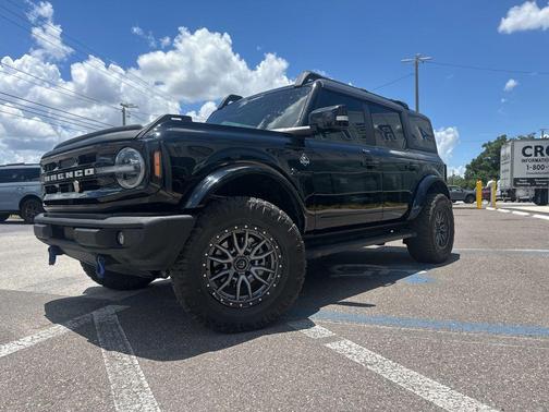 Shadow Black 2022 Ford Bronco Outer Banks