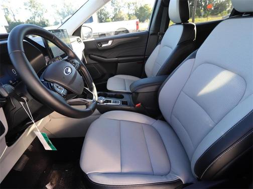 2026 Ford Escape Platinum