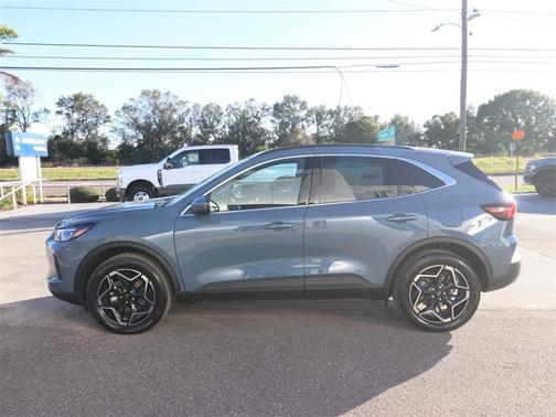 2026 Ford Escape Platinum