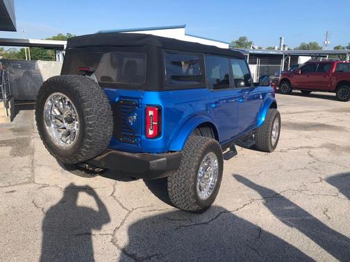 Velocity Blue Metallic 2021 Ford Bronco Outer Banks