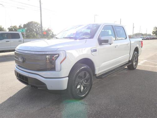 2025 Ford F-150 Lightning LARIAT