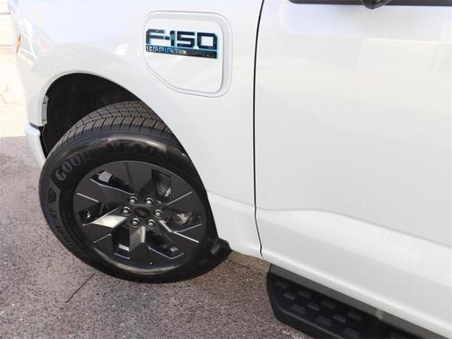 2025 Ford F-150 Lightning LARIAT