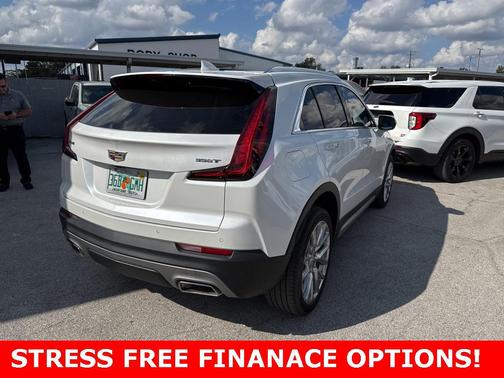 2022 Cadillac XT4 Premium Luxury