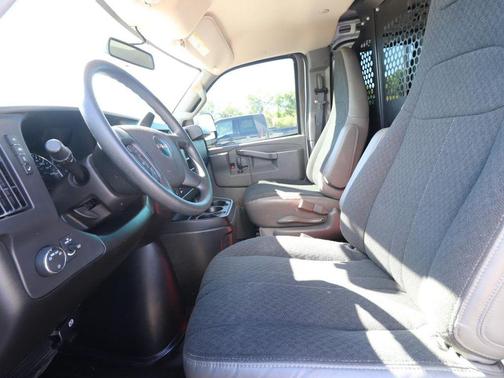 2024 GMC Savana 2500 Work Van