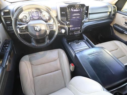Ivory White Tri-Coat Pearlcoat 2021 RAM 1500 Limited