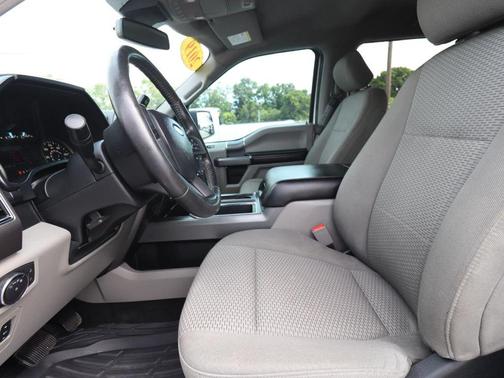 Oxford White 2019 Ford F-150 XLT