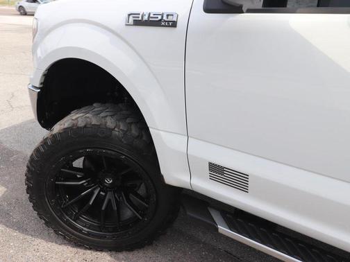 Oxford White 2019 Ford F-150 XLT