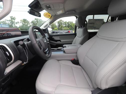 Glacier Gray Metallic Tri-Coat 2026 Ford Expedition Active