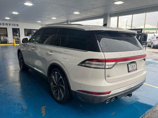 Ceramic Pearl Metallic Tri-Coat 2023 Lincoln Aviator Reserve