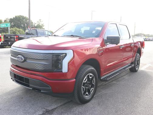 2023 Ford F-150 Lightning XLT
