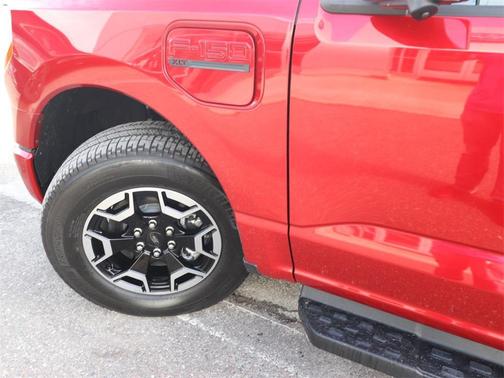 2023 Ford F-150 Lightning XLT