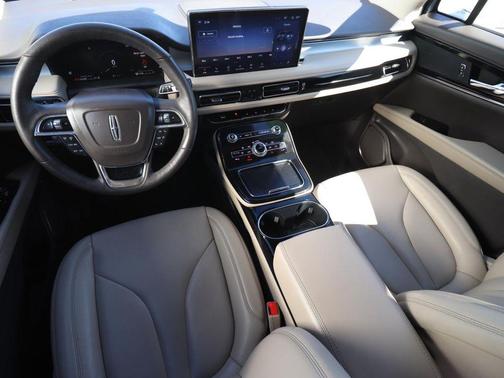 2022 Lincoln Nautilus Standard