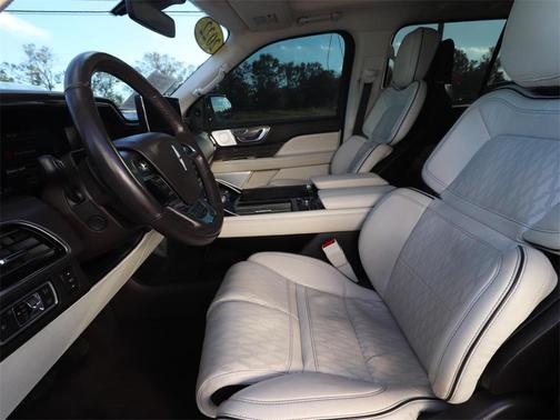 2022 Lincoln Navigator Black Label