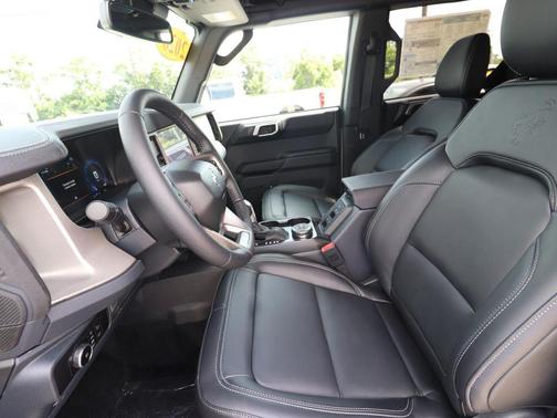 Avalanche Gray 2026 Ford Bronco Outer Banks