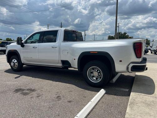 White Frost Tricoat 2025 GMC Sierra 3500 Denali