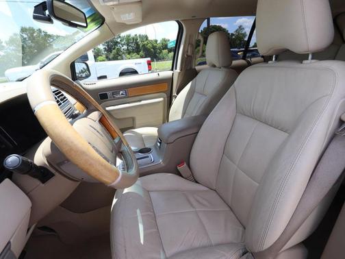 White Chocolate Tri-Coat 2007 Lincoln MKX Base