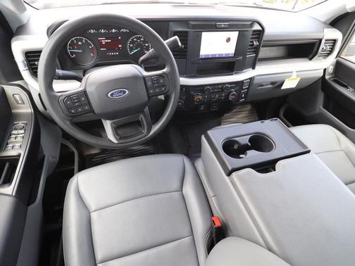 Oxford White 2025 Ford F-350 XL
