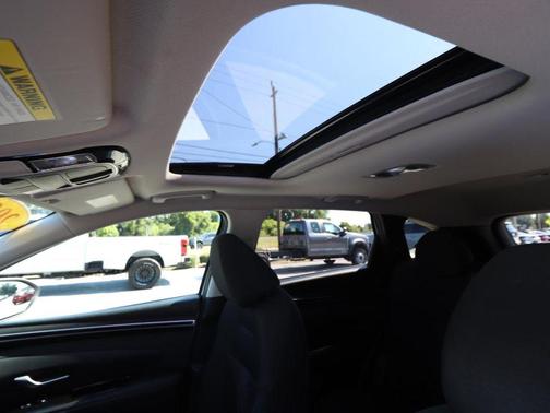 Quartz White 2022 Hyundai TUCSON SEL