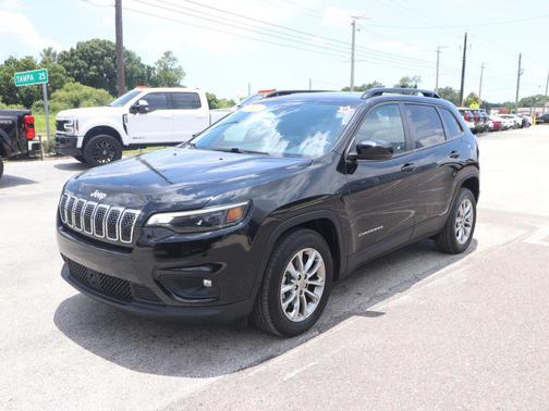 Diamond Black Crystal Pearlcoat 2022 Jeep Cherokee Latitude Lux