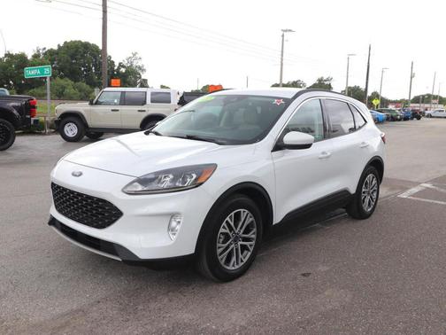 Oxford White 2022 Ford Escape SEL