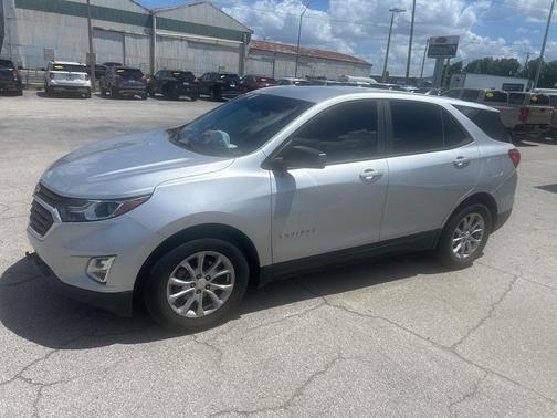 Silver Ice Metallic 2020 Chevrolet Equinox LS