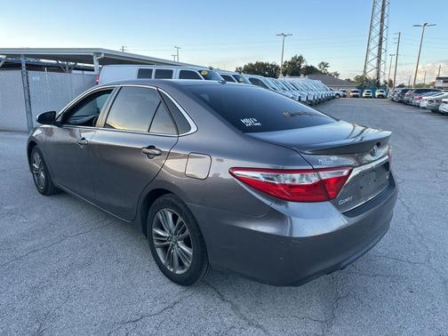 2017 Toyota Camry SE