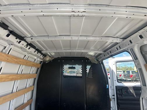 2024 GMC Savana 2500 Work Van