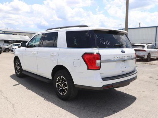 Oxford White 2022 Ford Expedition XLT