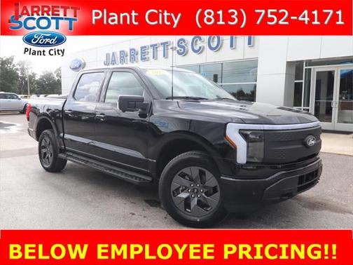 2025 Ford F-150 Lightning Flash