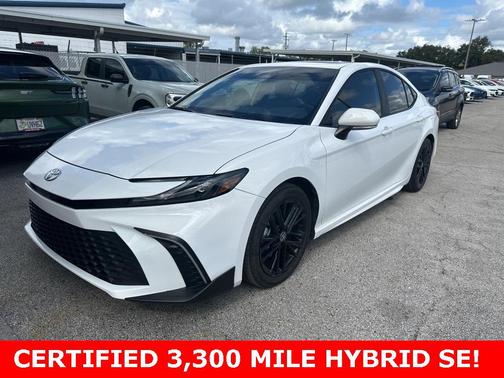 2025 Toyota Camry SE