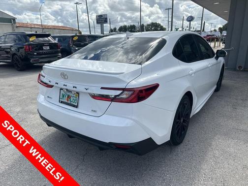 2025 Toyota Camry SE