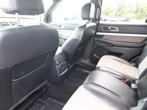 Magnetic Metallic 2017 Ford Explorer XLT