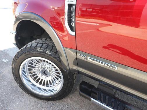 Ruby Red Metallic Tinted Clearcoat 2018 Ford F-250 Lariat