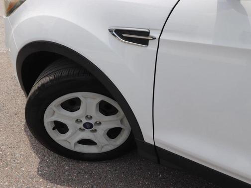 Oxford White 2018 Ford Escape S