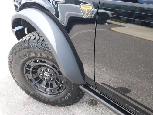 Shadow Black 2026 Ford Bronco Badlands