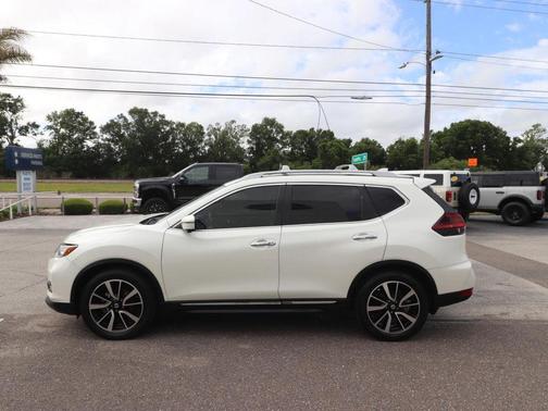 Pearl White Tricoat 2020 Nissan Rogue SL