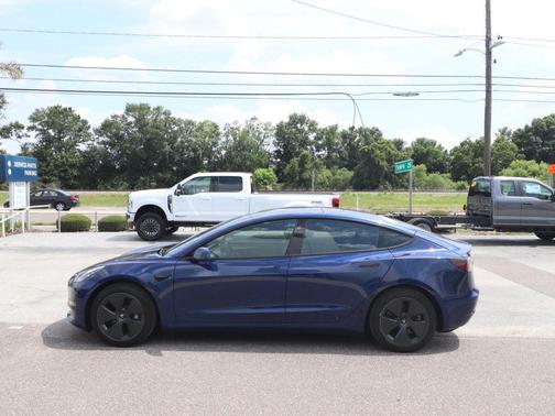 Deep Blue Metallic 2022 Tesla Model 3 Long Range