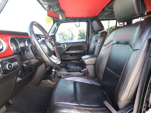 Black Clearcoat 2022 Jeep Wrangler Unlimited Rubicon