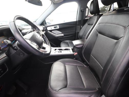 Star White Metallic Tri-Coat 2023 Ford Explorer Limited