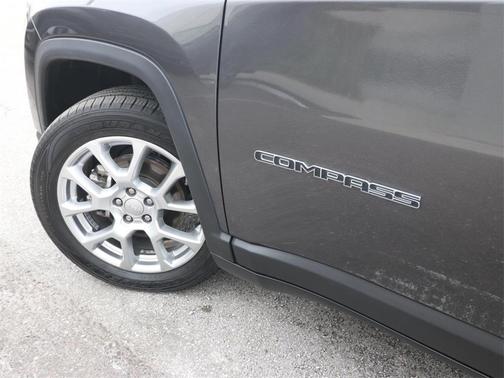 2022 Jeep Compass Latitude Lux