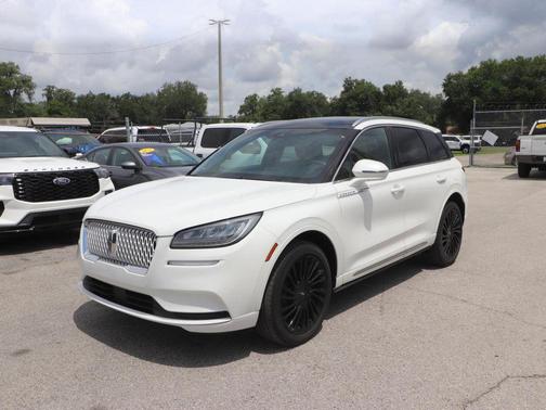 Pristine White Metallic Tri-Coat 2022 Lincoln Corsair Reserve