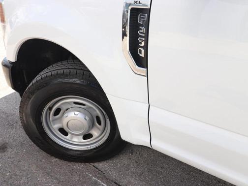 Oxford White 2022 Ford F-250 XL