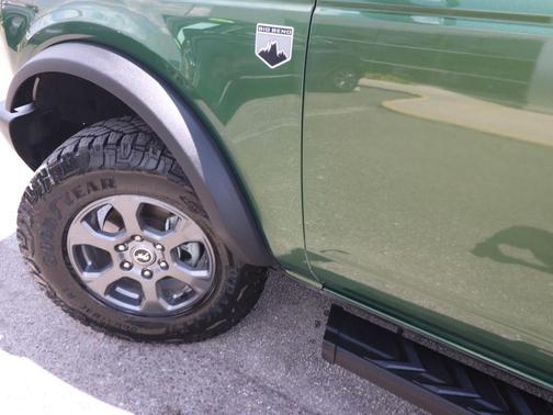 Eruption Green Metallic 2023 Ford Bronco Big Bend