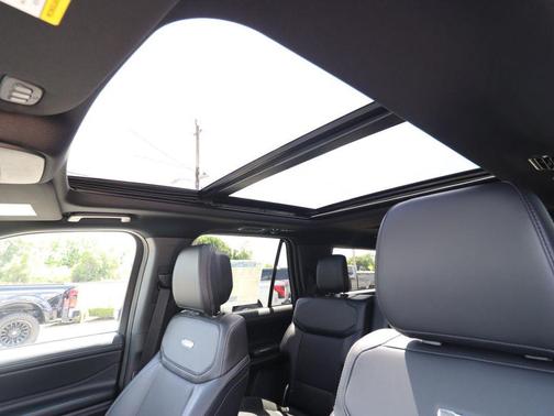 Star White Metallic Tri-Coat 2026 Ford Expedition Max Platinum