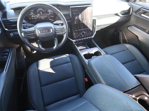 2024 GMC Acadia AWD AT4