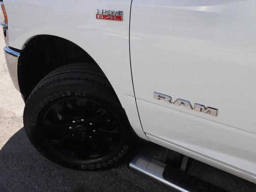 Bright White Clearcoat 2021 RAM 2500 Tradesman Crew Cab 4x4 6'4' Box