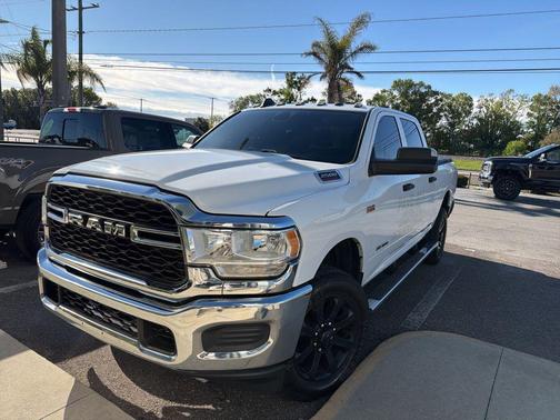 2021 RAM 2500 Tradesman Crew Cab 4x4 6'4' Box
